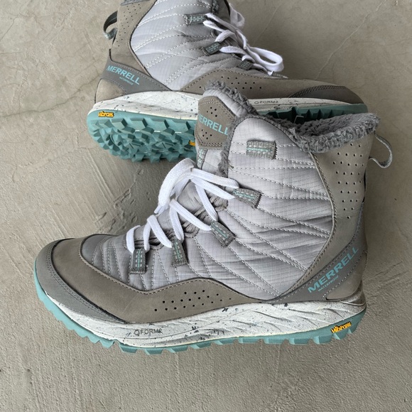 Merrell | 'Antora' Snow Boot - Picture 2 of 8